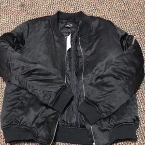 Black bomber jacket 🖤